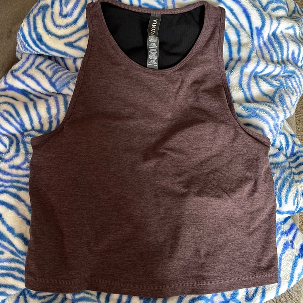 Vuori workout top